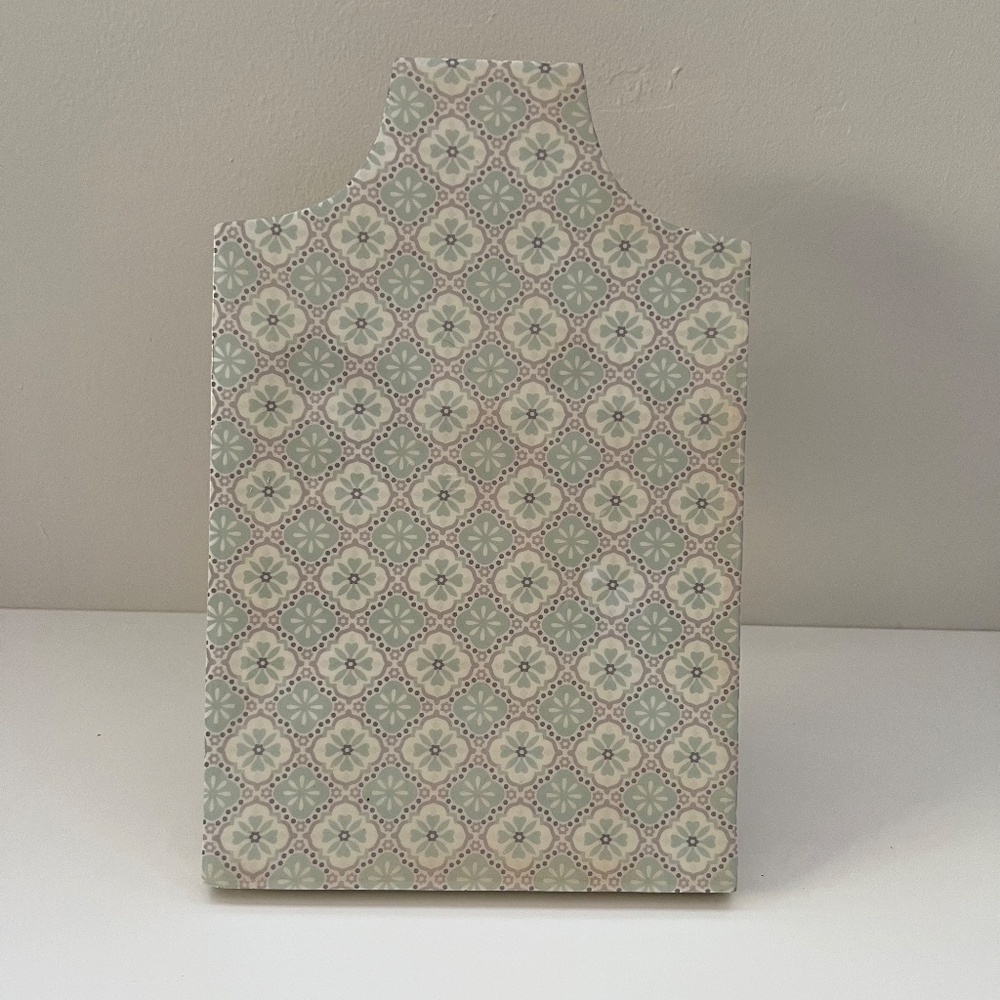NEW Nicole Miller Decorative Wooden Tile-Inspired Necklace Display Easel Stand